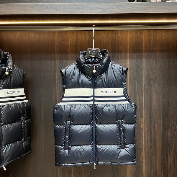 1039 | Moncler